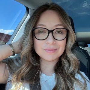 Meet your Posher, Crystal